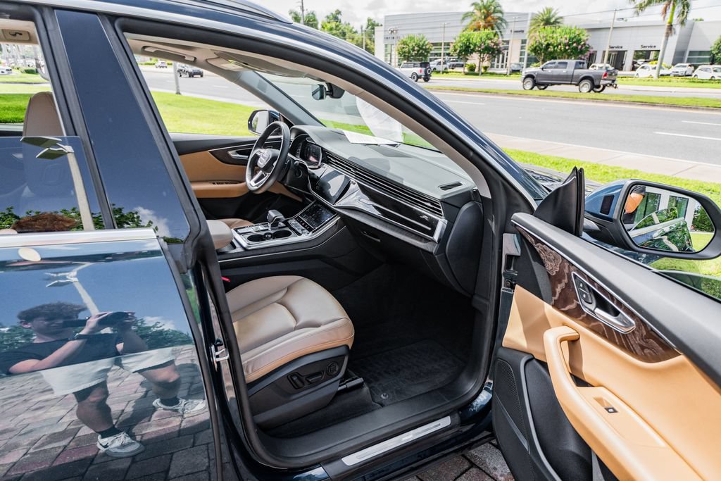 Used 2019 Audi Q8 Prestige AWD/4WD image 34