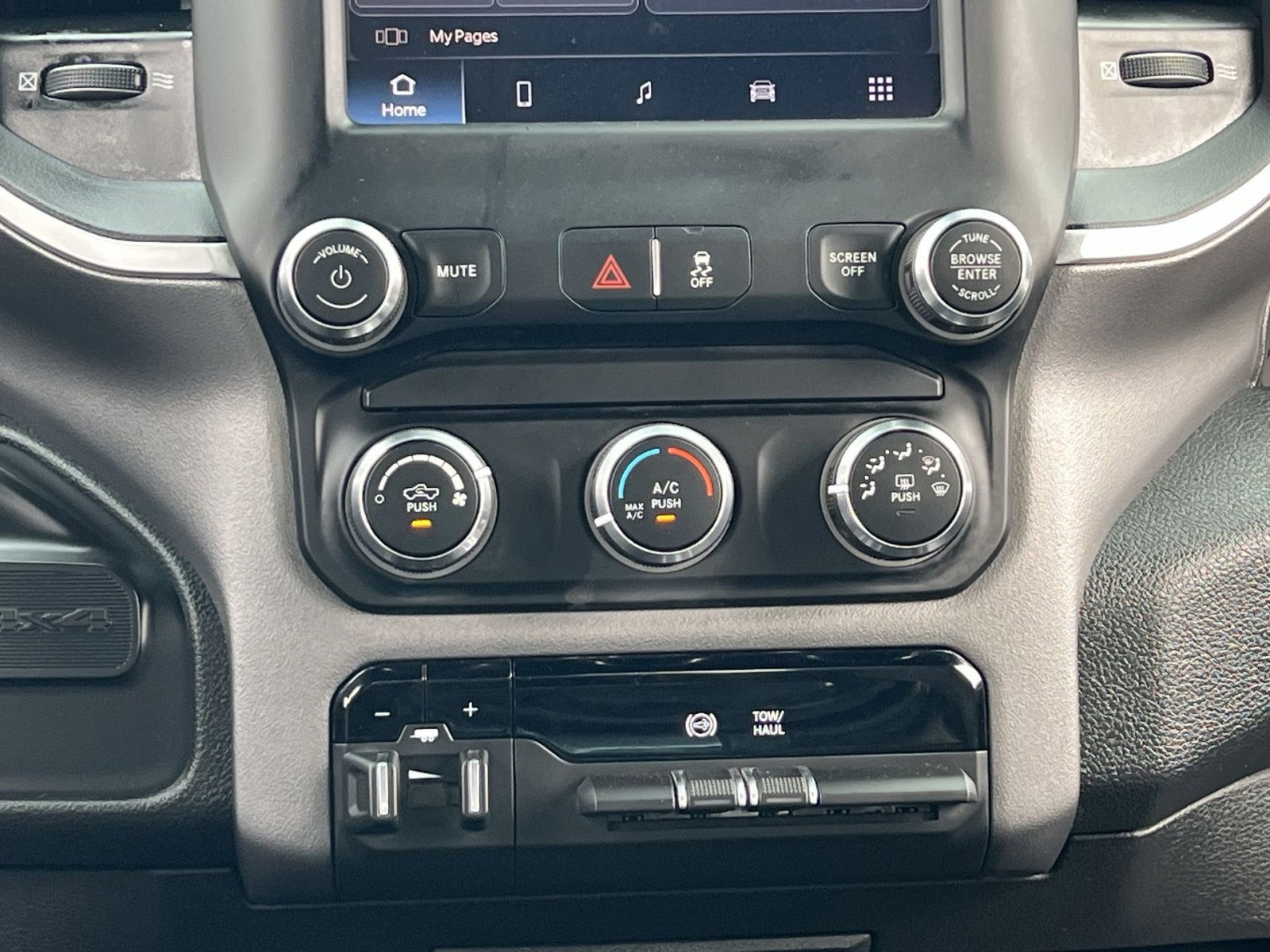Used 2022 RAM 2500 Big Horn AWD/4WD image 25