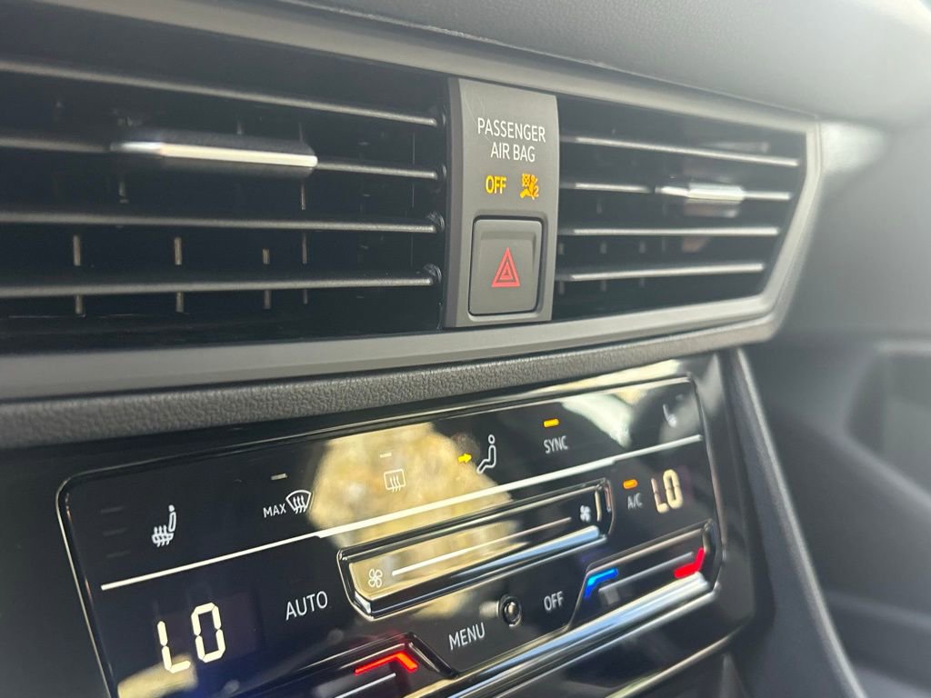 Used 2025 Volkswagen Jetta Sport image 56