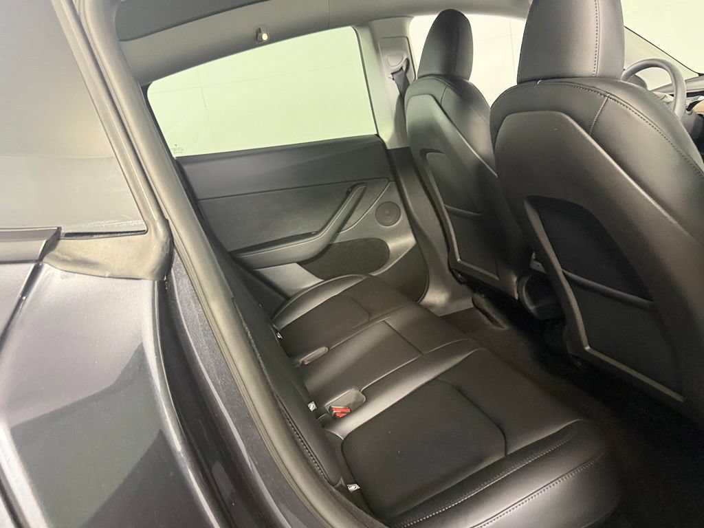 Used 2025 Tesla Model Y Long Range RWD image 26