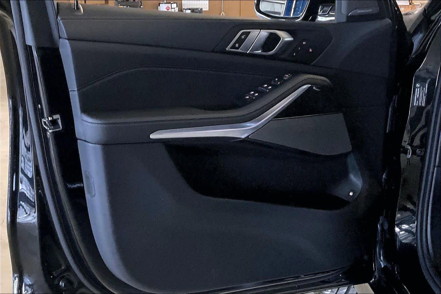 New 2026 BMW X5 xDrive50e image 10