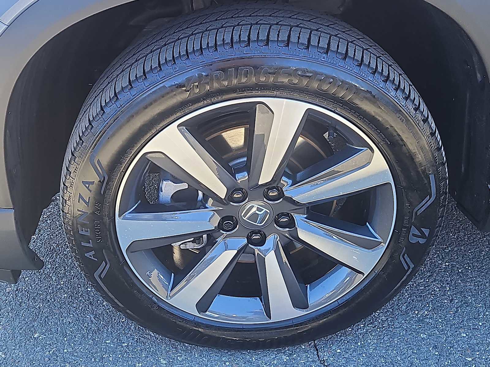 Certified 2025 Honda Pilot Touring image 7