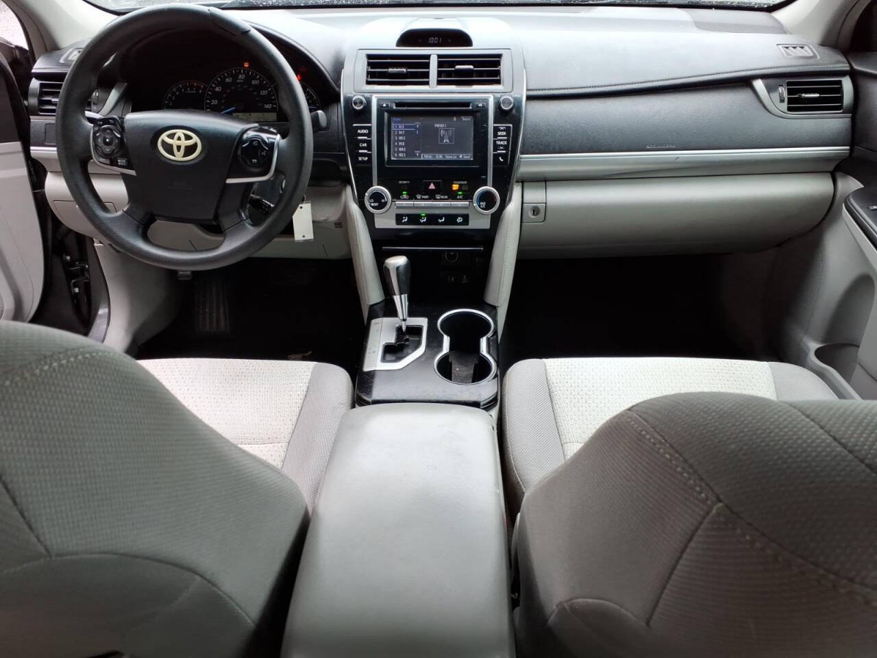 Used 2014 Toyota Camry FWD image 11
