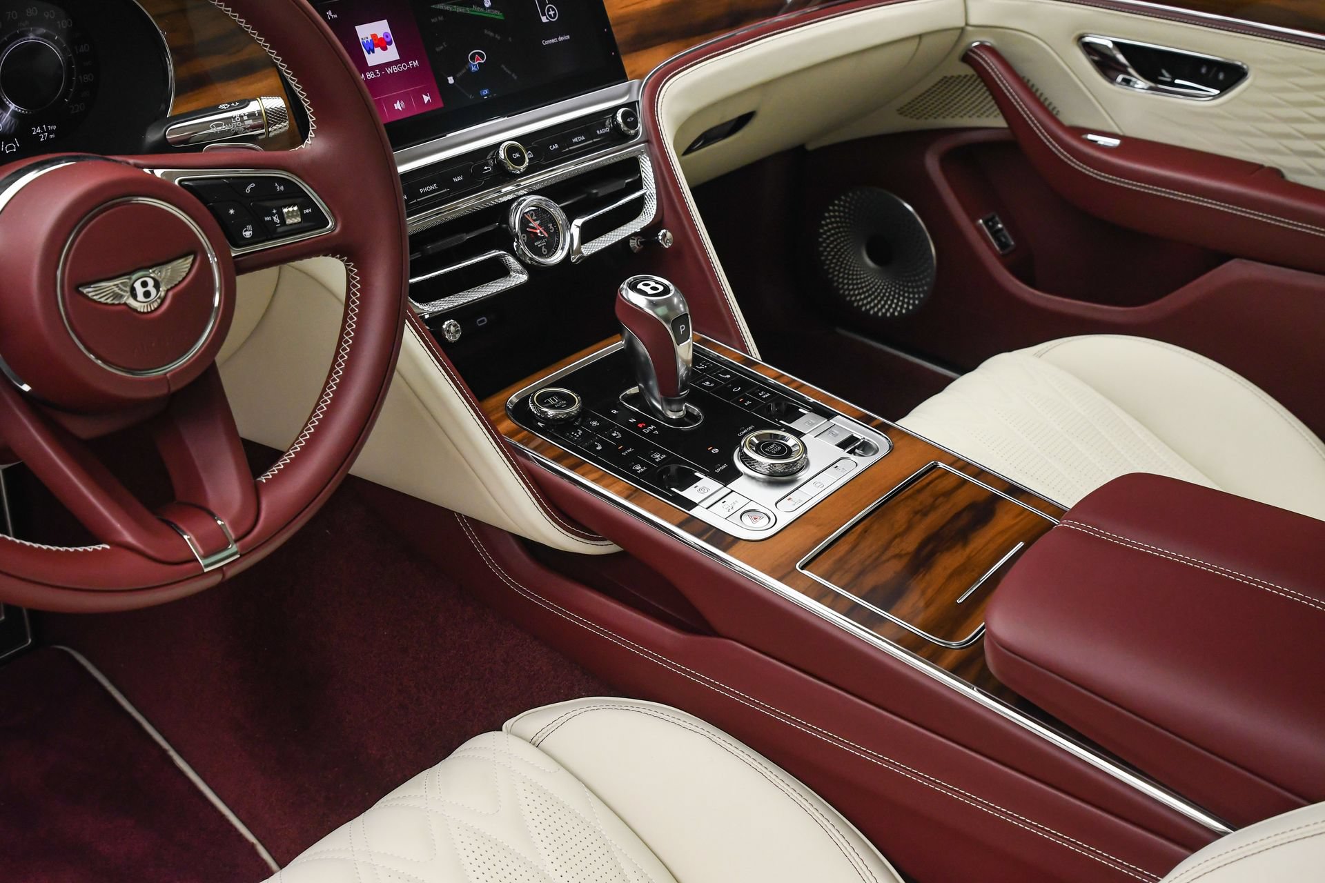 New 2026 Bentley Flying Spur Plug-In Hybrid AWD/4WD image 35