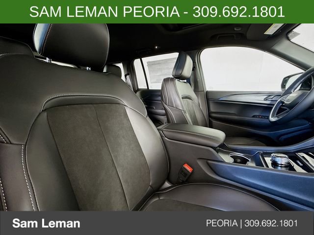 New 2025 Jeep Grand Cherokee Altitude image 27