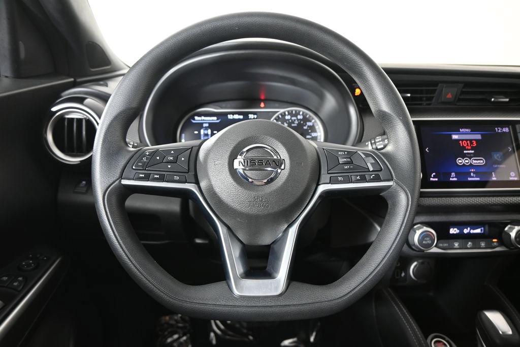 Used 2018 Nissan Kicks SV FWD image 32