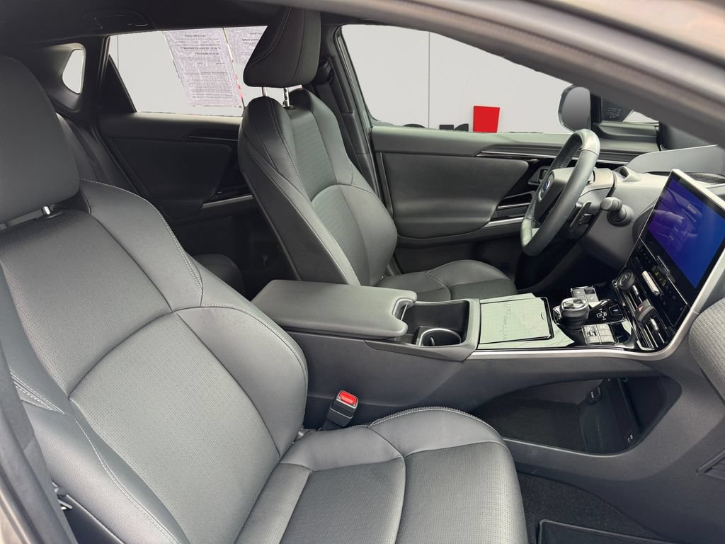 Used 2025 Subaru Solterra AWD/4WD image 16