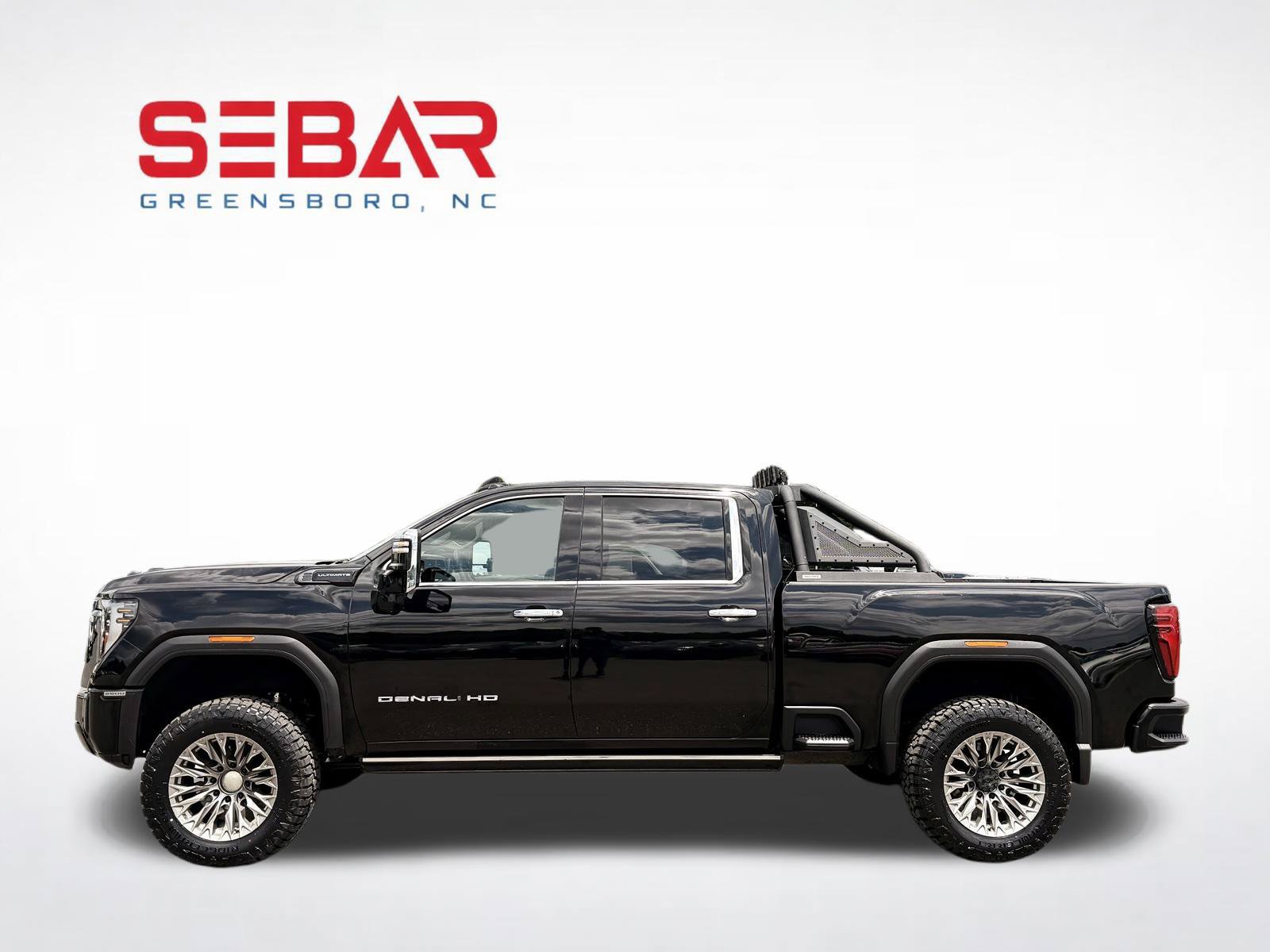 Used 2024 GMC Sierra 2500 Denali Ultimate w/ Max Trailering Package AWD/4WD image 17