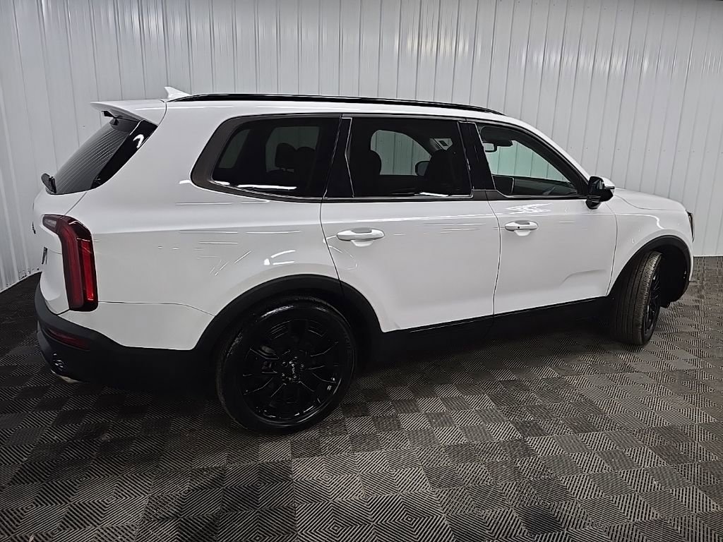 Used 2022 Kia Telluride SX AWD/4WD image 3