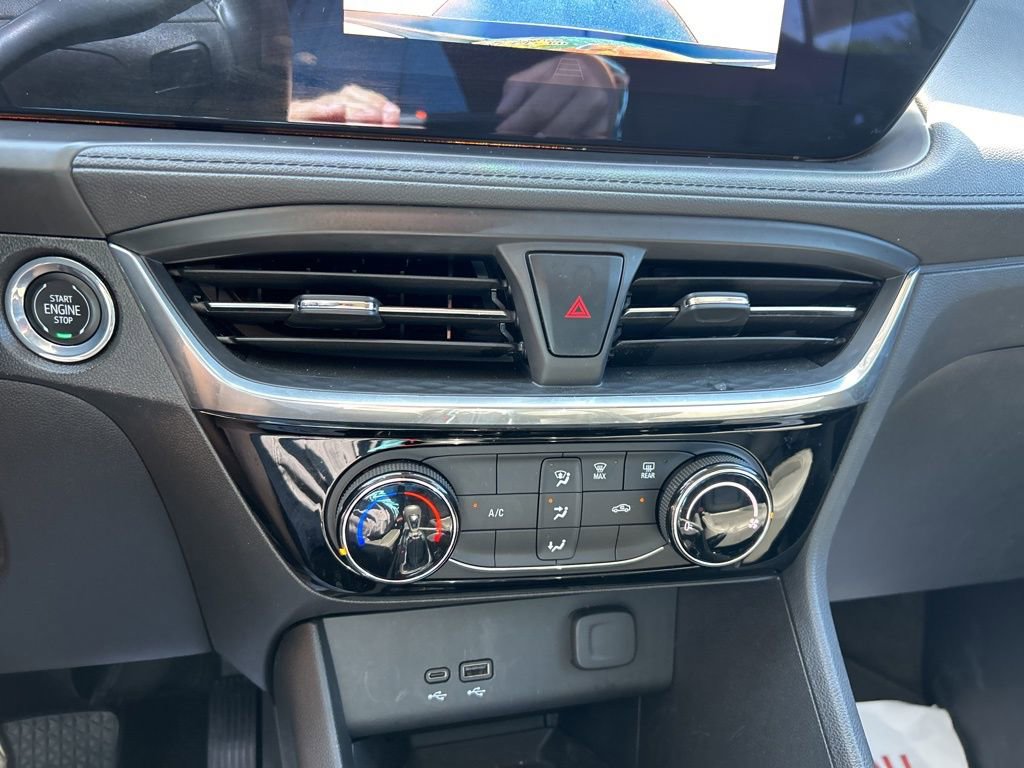 Used 2024 Buick Encore GX Sport Touring image 27