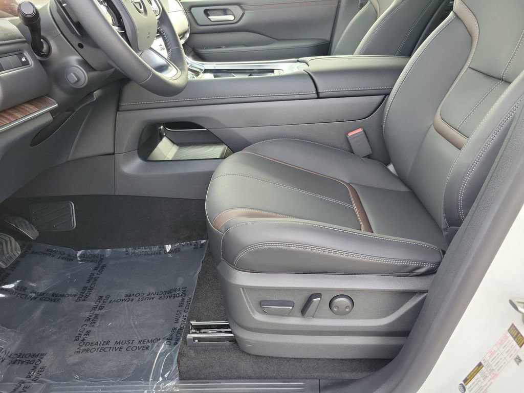 New 2026 Nissan Armada SL w/ Captain's Chari Seat Package image 14