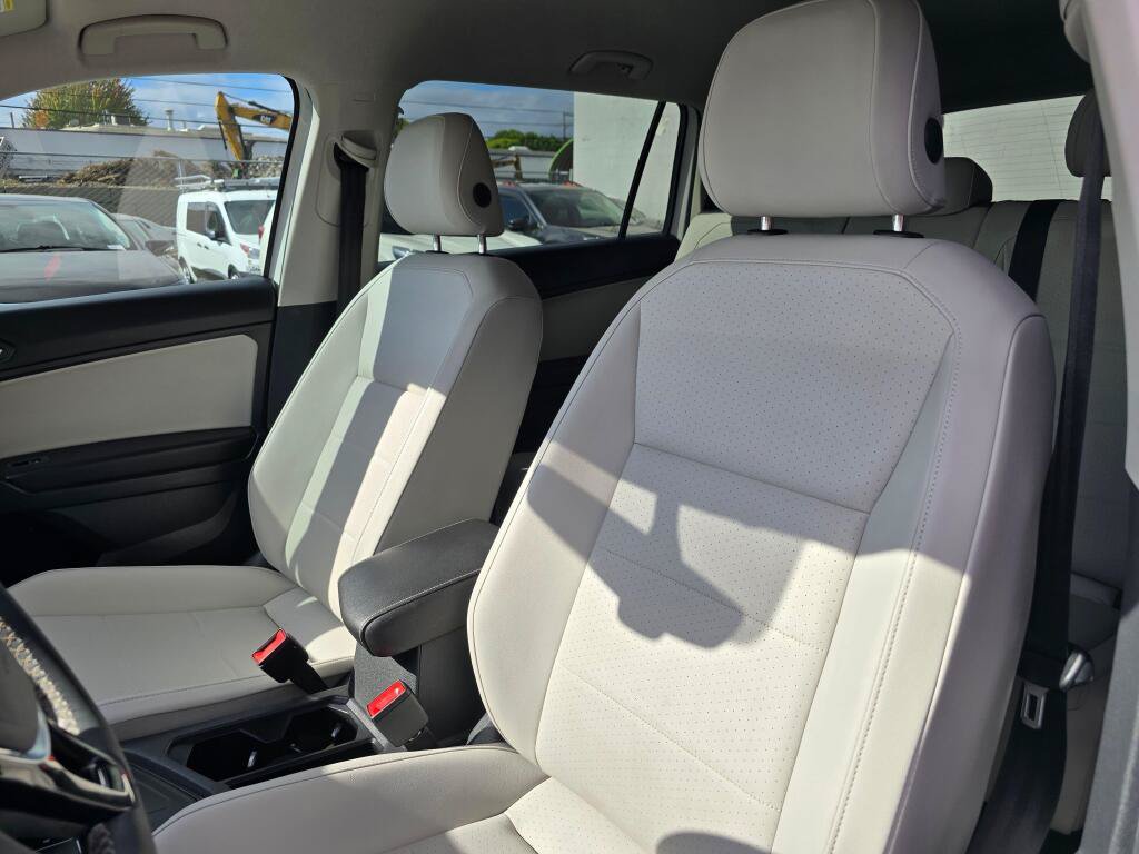 Used 2021 Volkswagen Tiguan SE FWD image 21