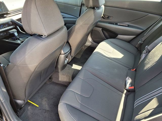 Certified 2025 Hyundai Elantra SEL image 6