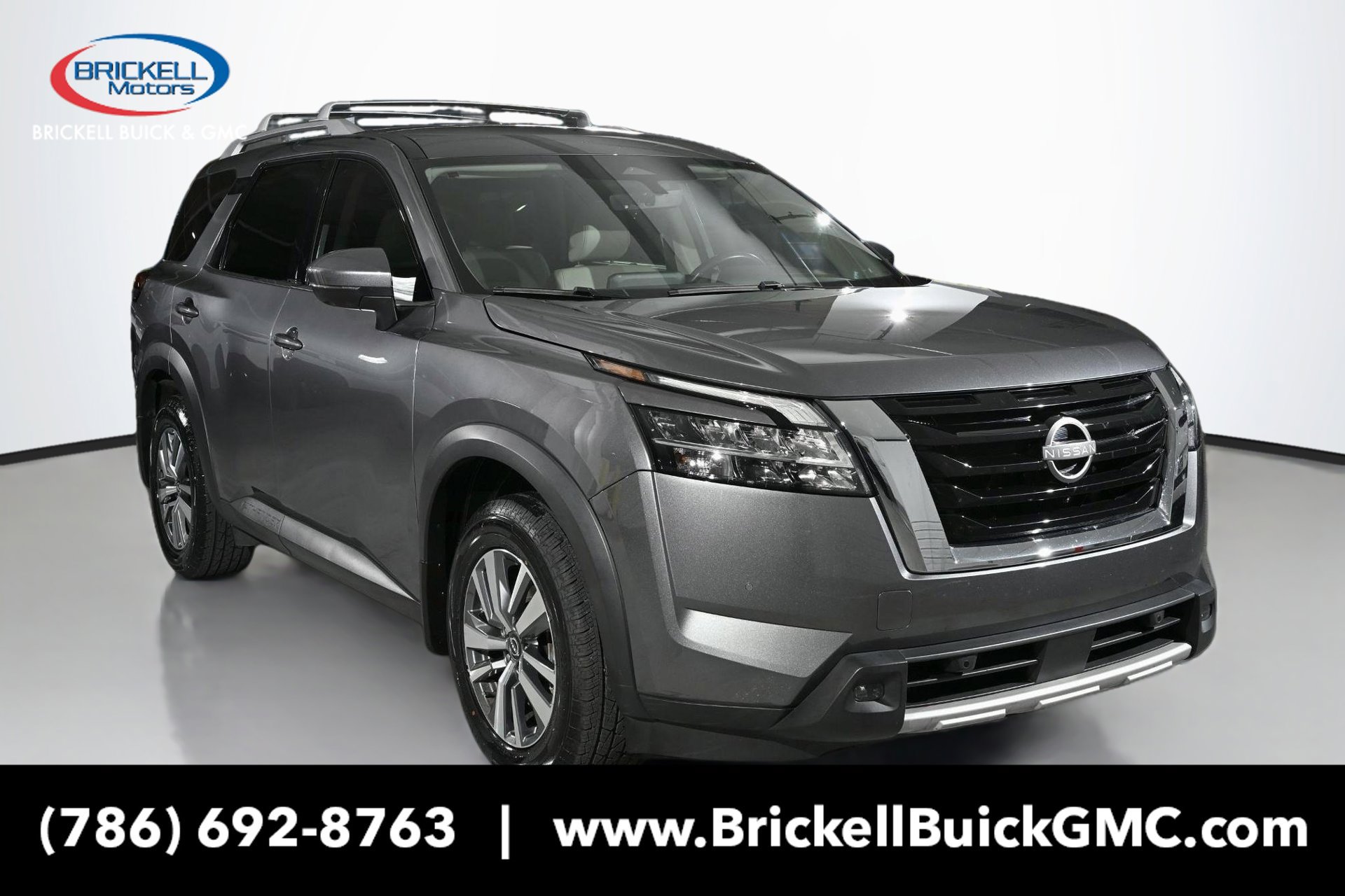 Used 2024 Nissan Pathfinder SL FWD image 8