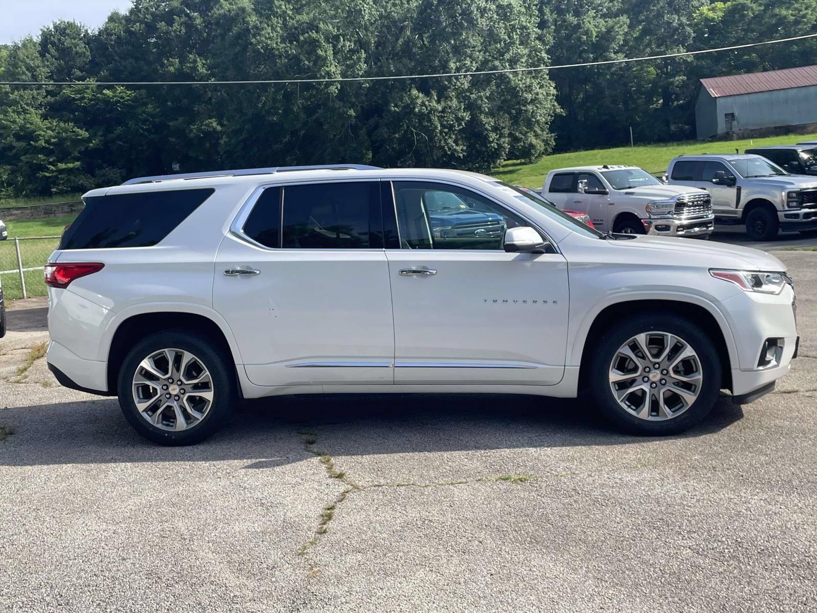 Used 2021 Chevrolet Traverse Premier AWD/4WD image 2