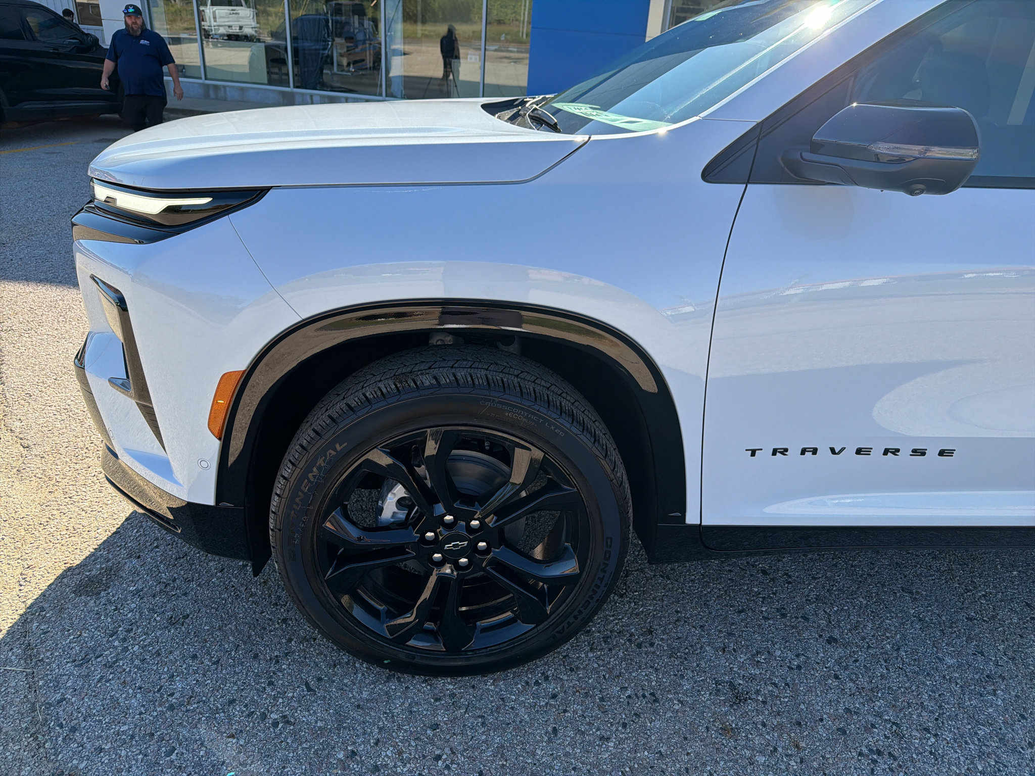 New 2027 Chevrolet Traverse RS w/ LPO, Floor Liner Package FWD image 3