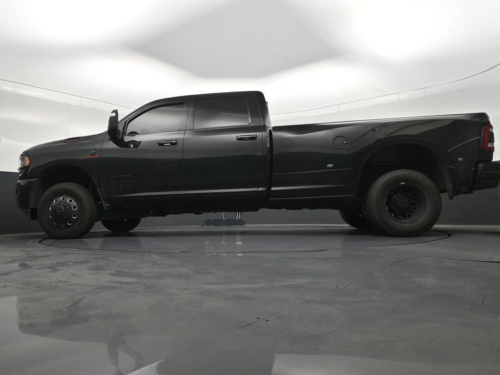 Used 2024 RAM 3500 Big Horn w/ Night Edition AWD/4WD image 24