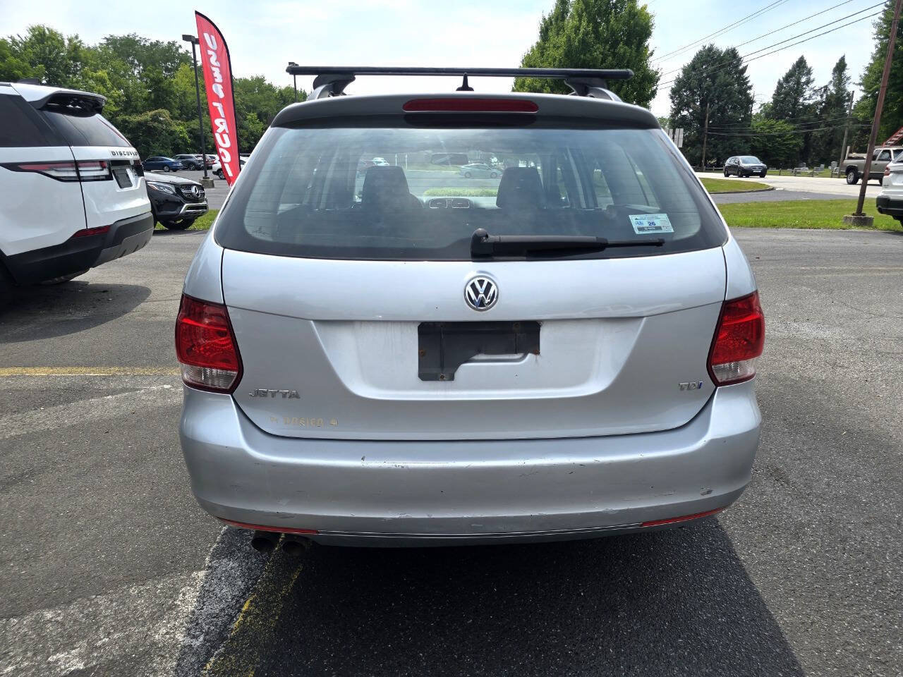 Used 2011 Volkswagen Jetta TDI FWD image 4
