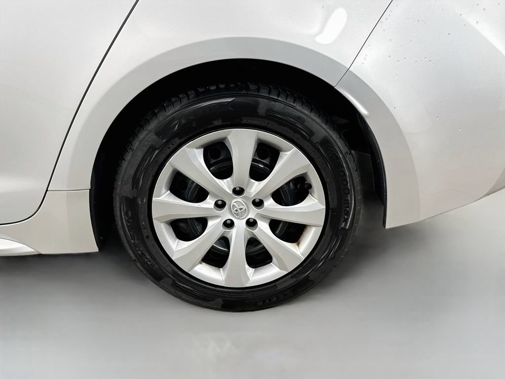 Used 2022 Toyota Corolla LE FWD image 28