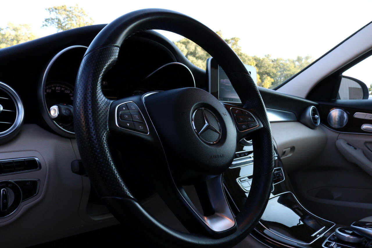 Used 2015 Mercedes-Benz C 300 4MATIC Sedan image 18