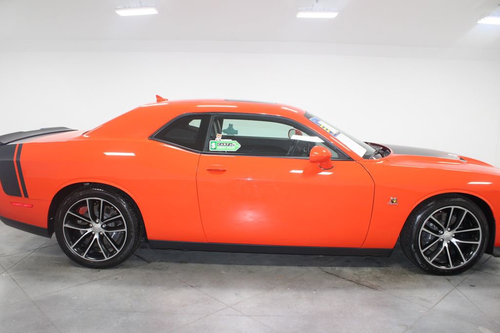 Used 2016 Dodge Challenger R/T Scat Pack w/ Leather Interior Group image 11