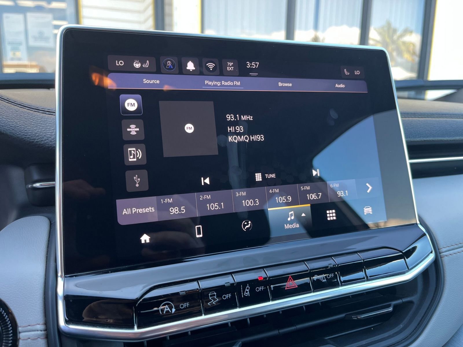 Used 2025 Jeep Compass Limited image 20