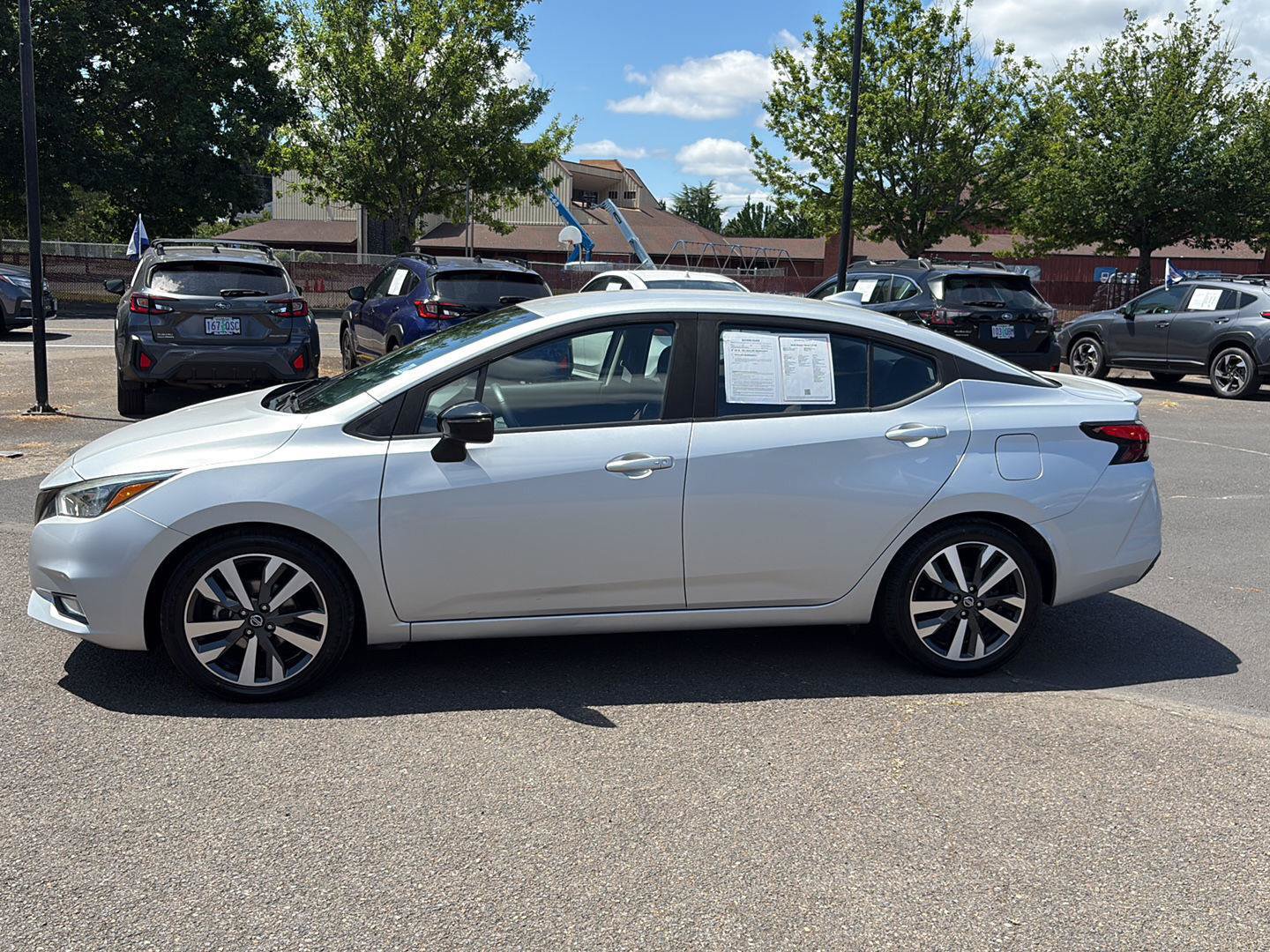 Used 2020 Nissan Versa SR FWD image 3
