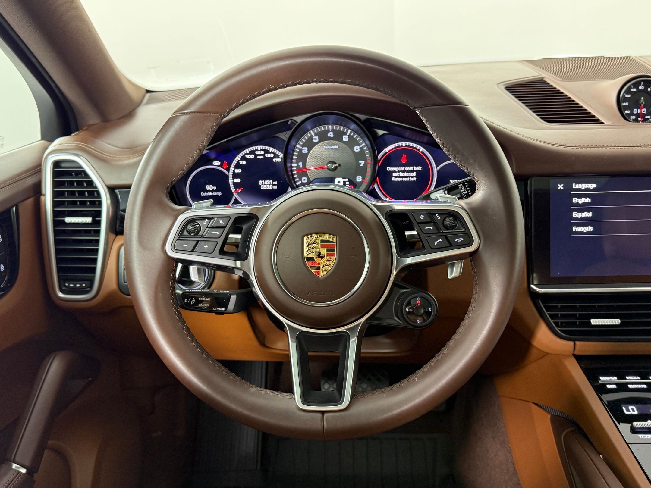 Certified 2023 Porsche Cayenne Platinum Edition image 21