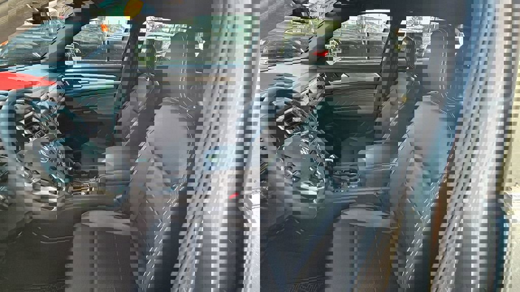 Used 2021 Volkswagen Atlas Cross Sport SE image 14