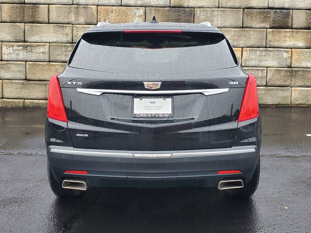 Used 2017 Cadillac XT5 Luxury w/ Driver Awareness Package AWD/4WD image 4