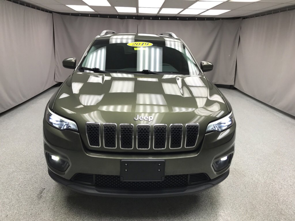 Used 2019 Jeep Cherokee Latitude w/ Cold Weather Group image 6