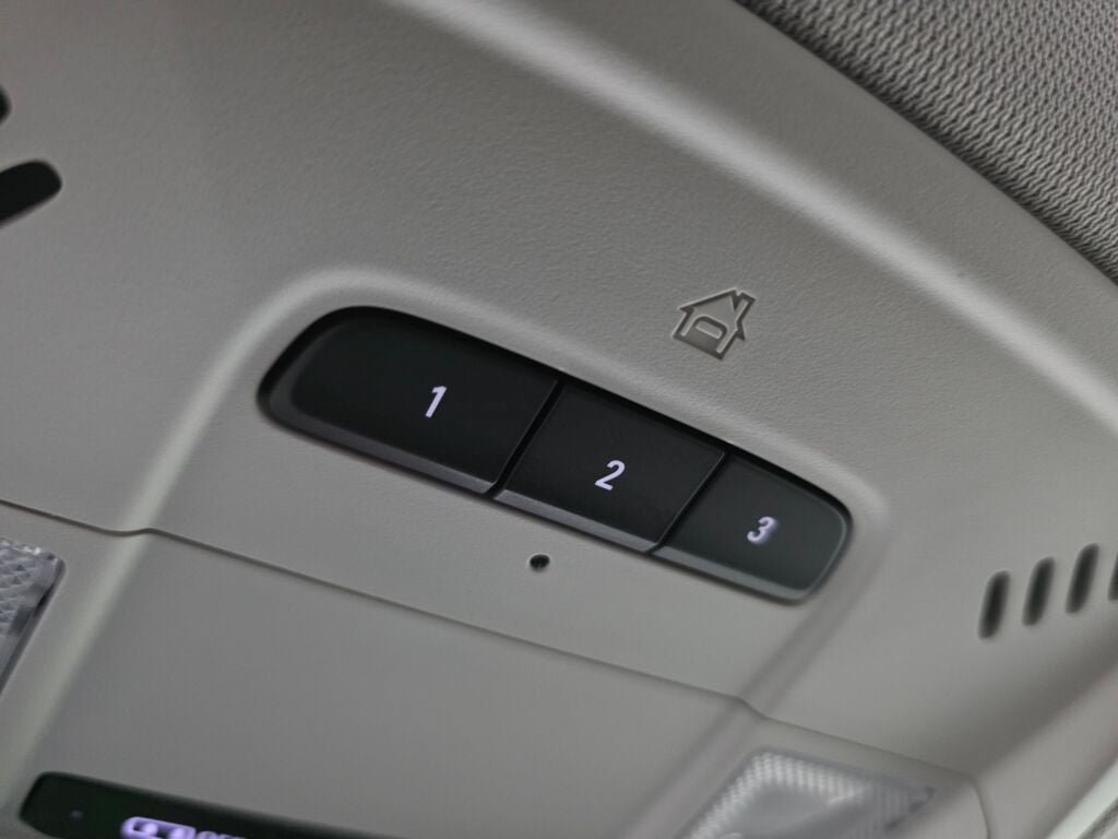 Used 2021 Chevrolet Traverse LT AWD/4WD image 18