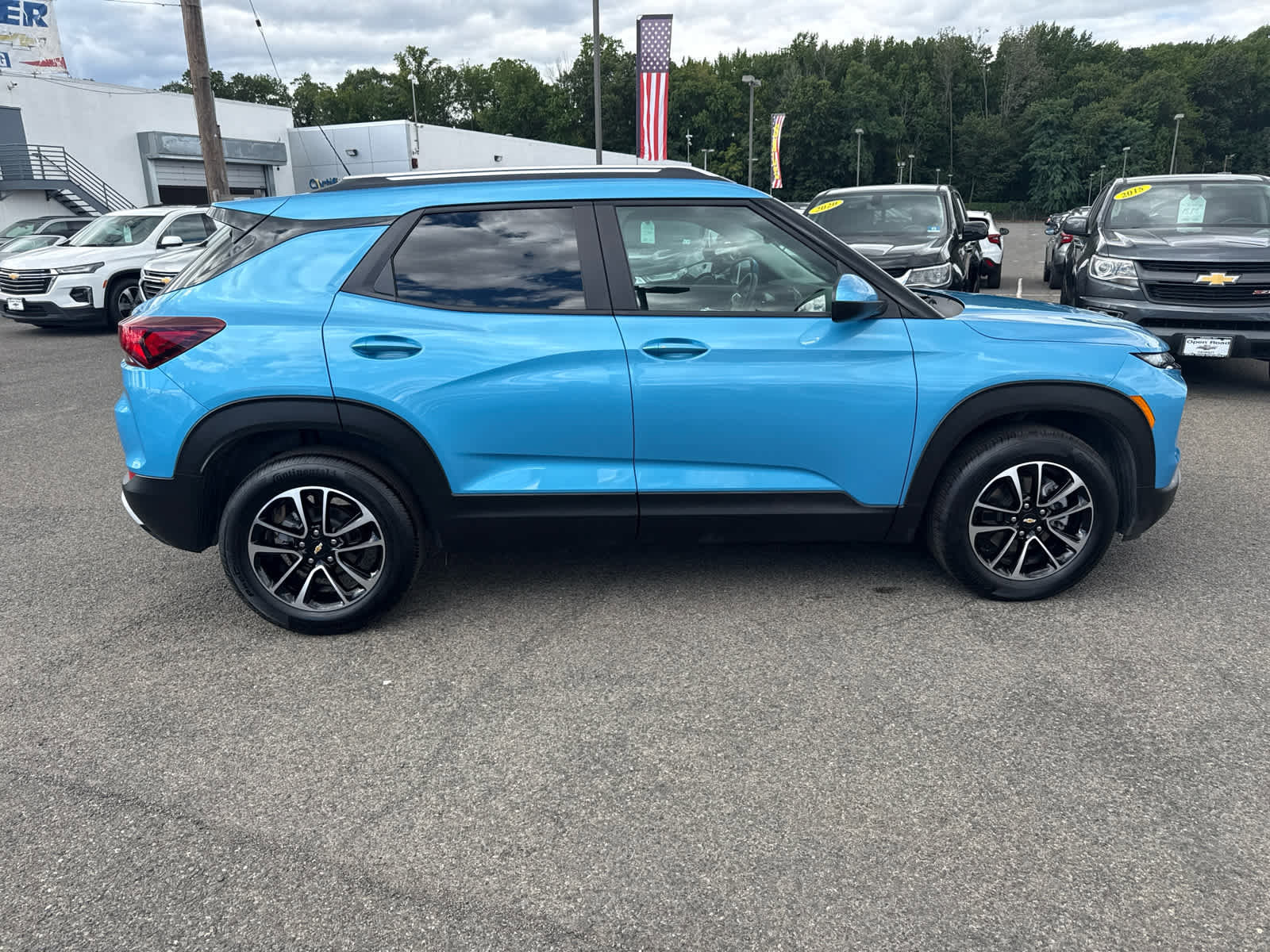 Used 2025 Chevrolet TrailBlazer LT w/ Convenience Package image 9