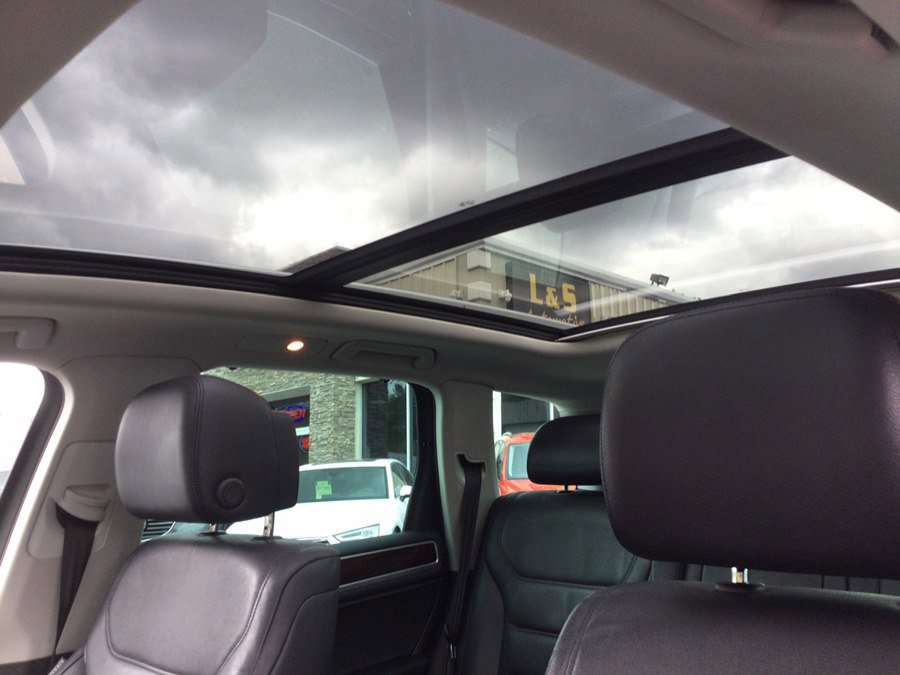 Used 2012 Volkswagen Touareg VR6 AWD/4WD image 40