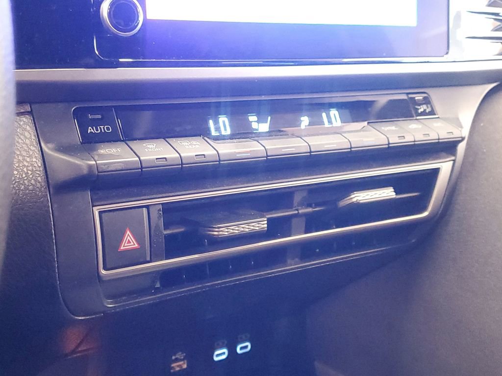 Certified 2025 Toyota Camry LE image 27