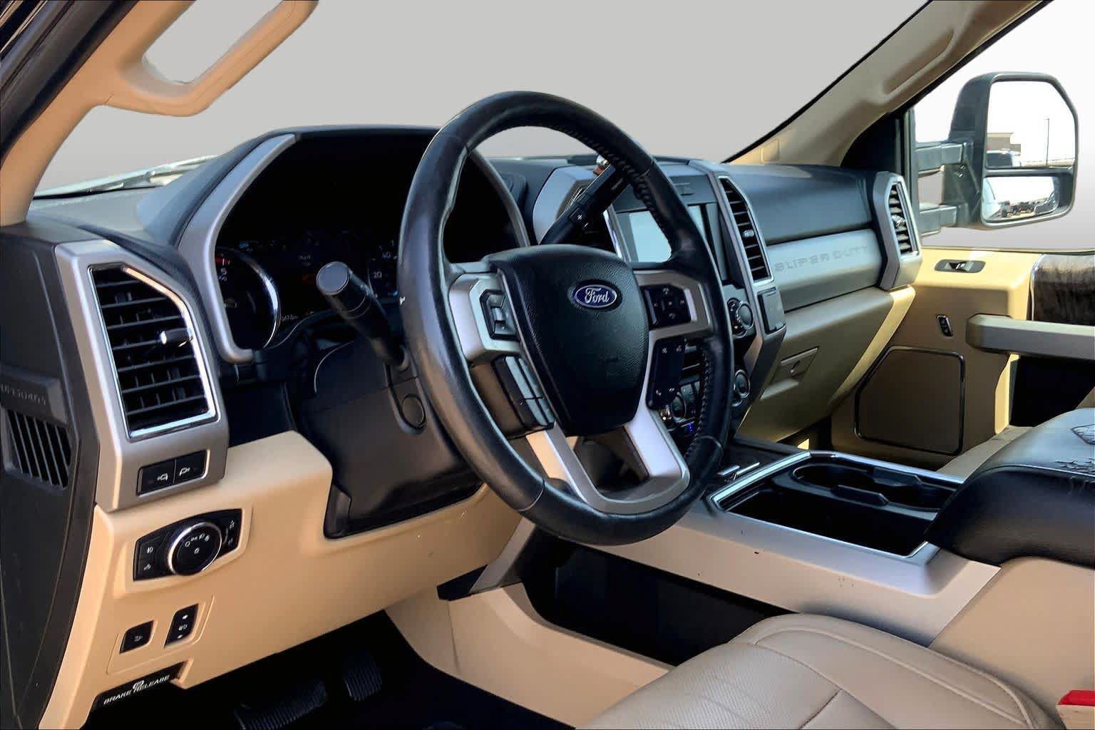 Used 2018 Ford F250 Lariat w/ Lariat Ultimate Package AWD/4WD image 18