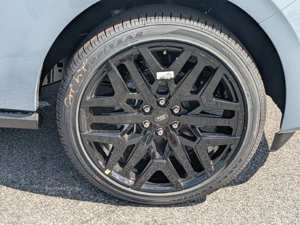 New 2027 Ford Expedition Platinum w/ Stealth Performance Package AWD/4WD image 12