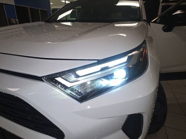 Used 2024 Toyota RAV4 LE image 25