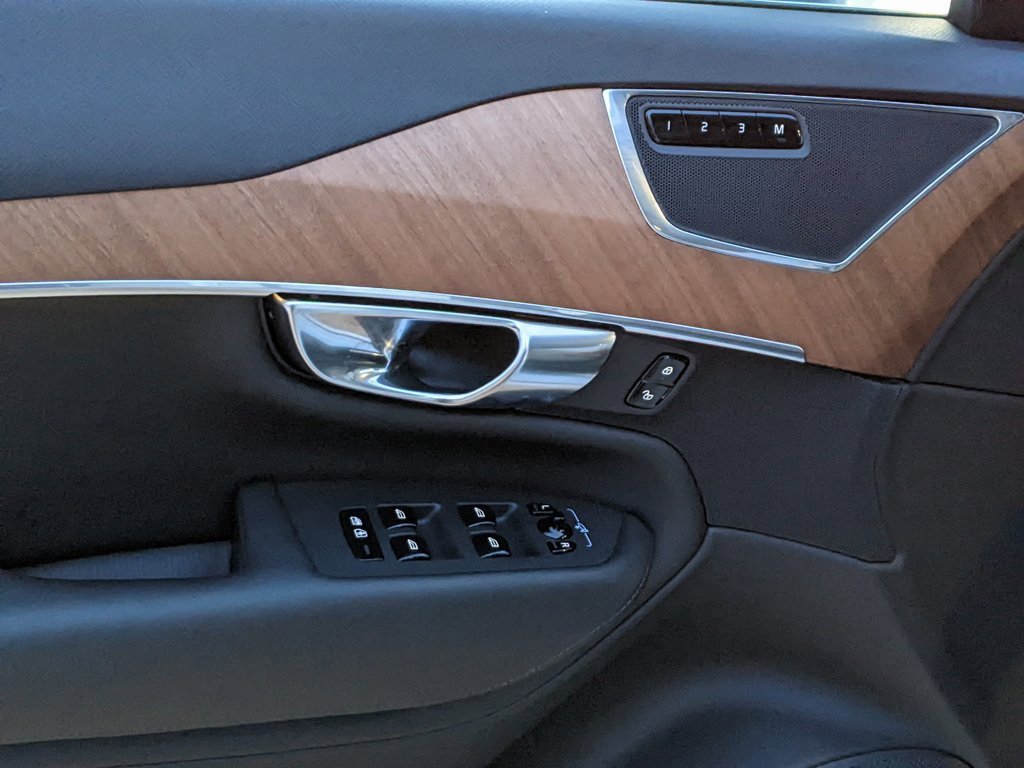 Certified 2025 Volvo XC90 B5 Plus image 10