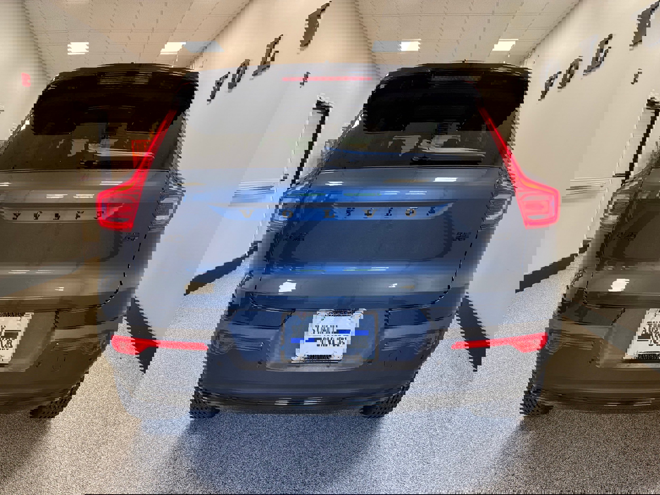 New 2026 Volvo XC40 B5 Ultra w/ Protection Package Premier image 9