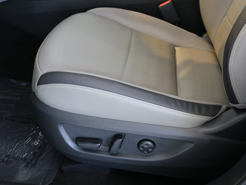Used 2023 INFINITI QX50 Sensory AWD/4WD image 31