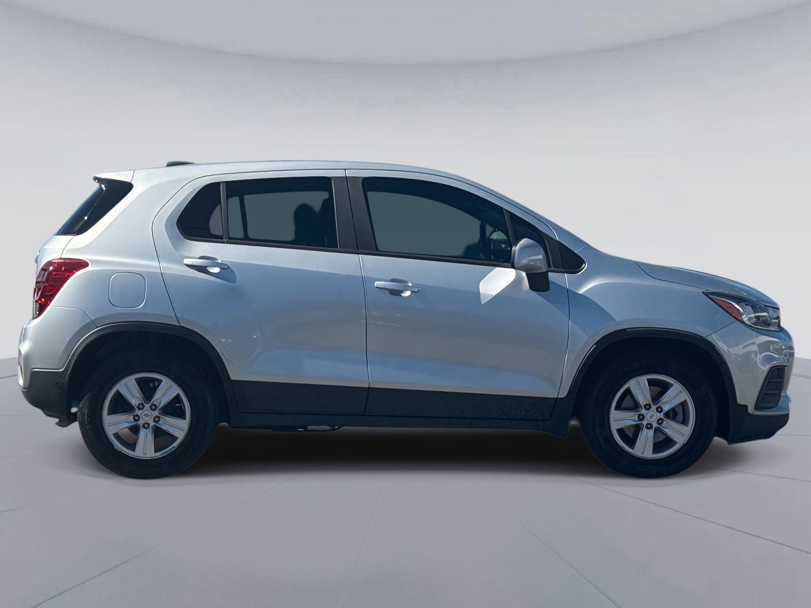Used 2021 Chevrolet Trax LS w/ Tint and Cruise Package image 2