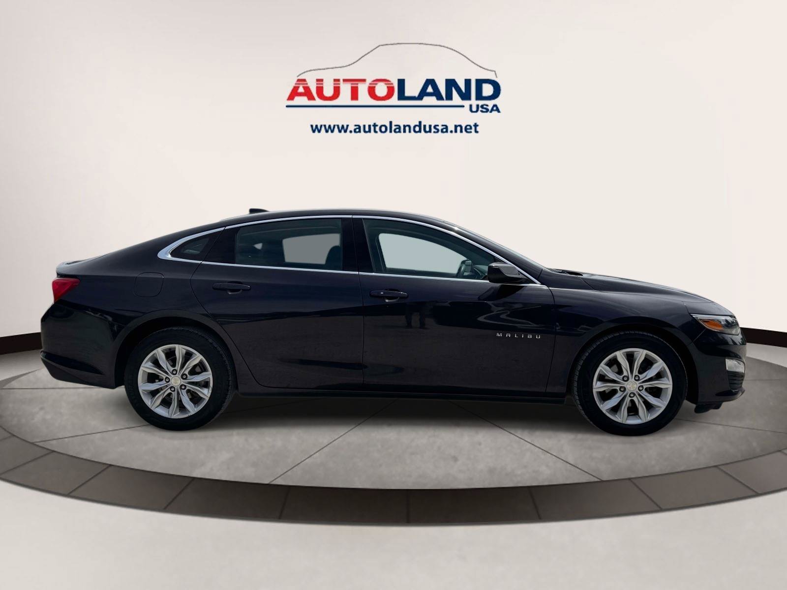 Used 2023 Chevrolet Malibu LT w/ Driver Confidence Package FWD image 3