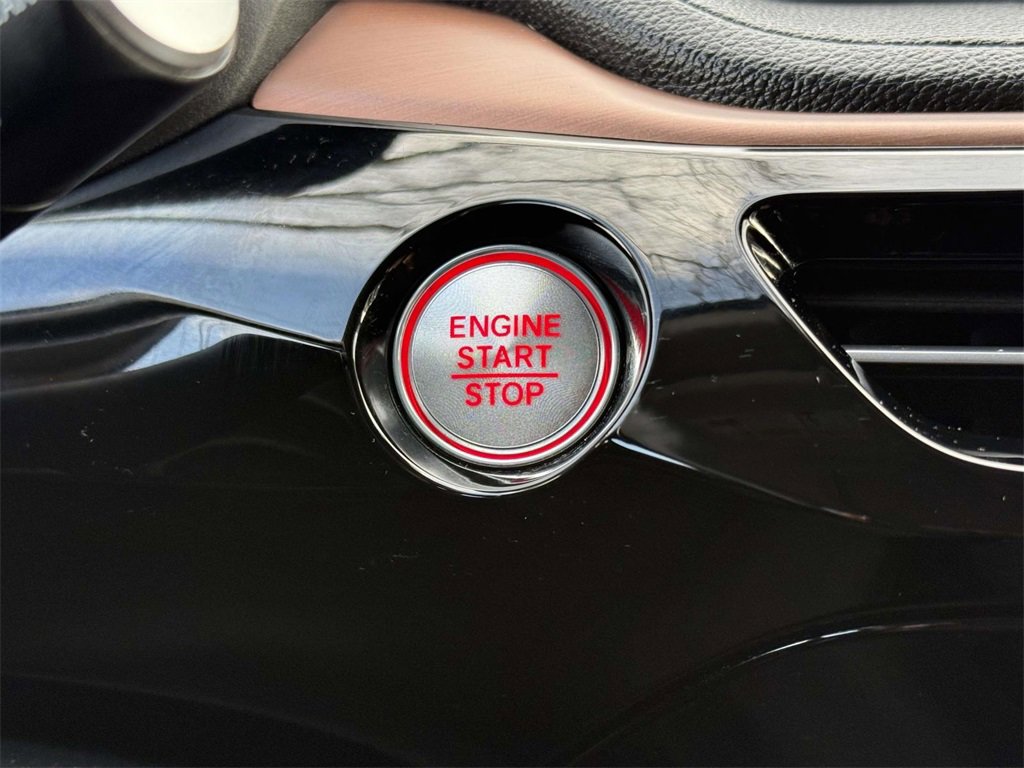 Used 2022 Acura MDX FWD image 25