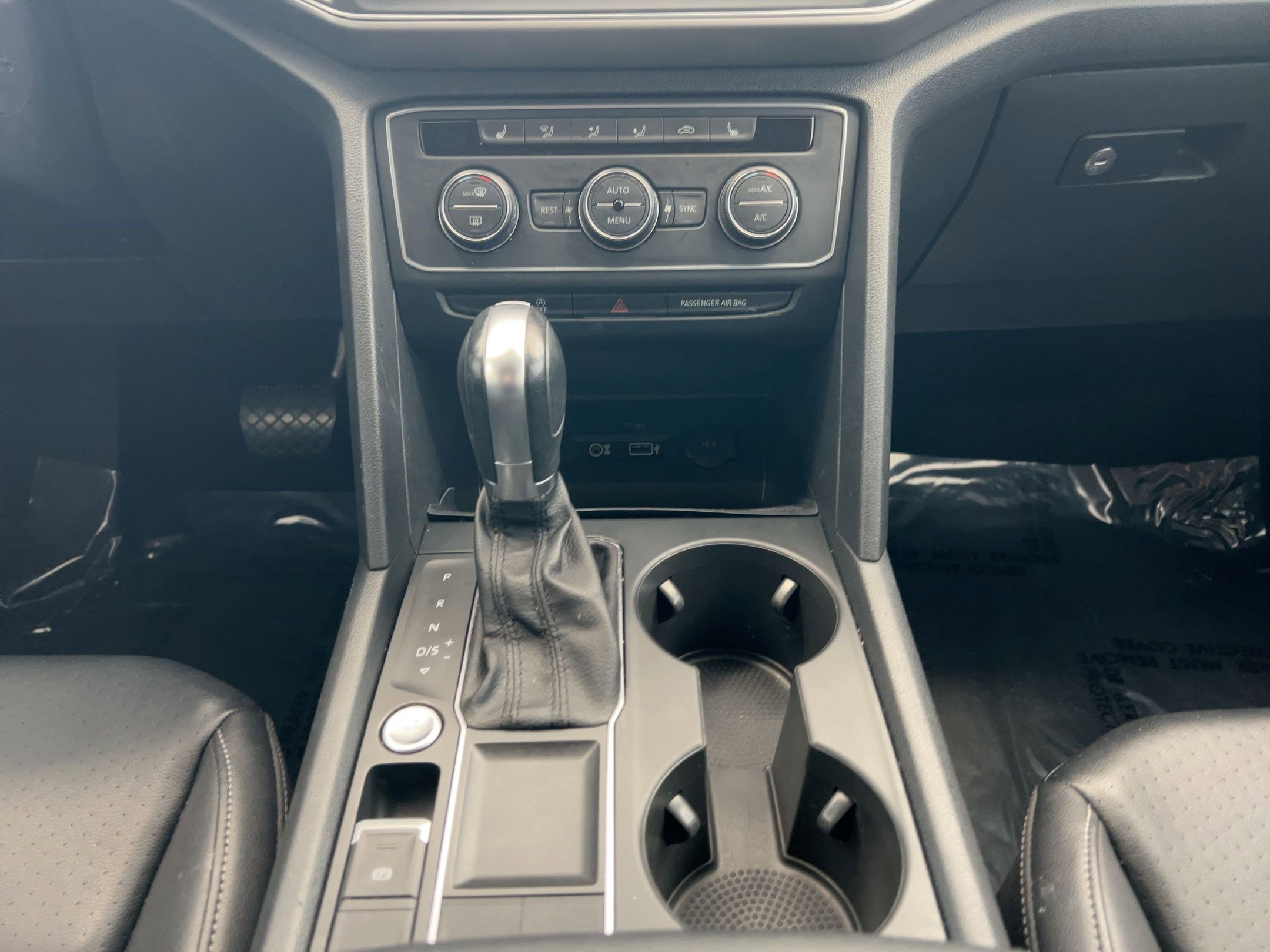 Used 2019 Volkswagen Atlas SE w/ Towing Package image 18