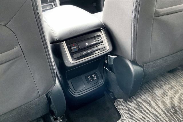 Used 2023 Subaru Ascent Premium AWD/4WD image 9