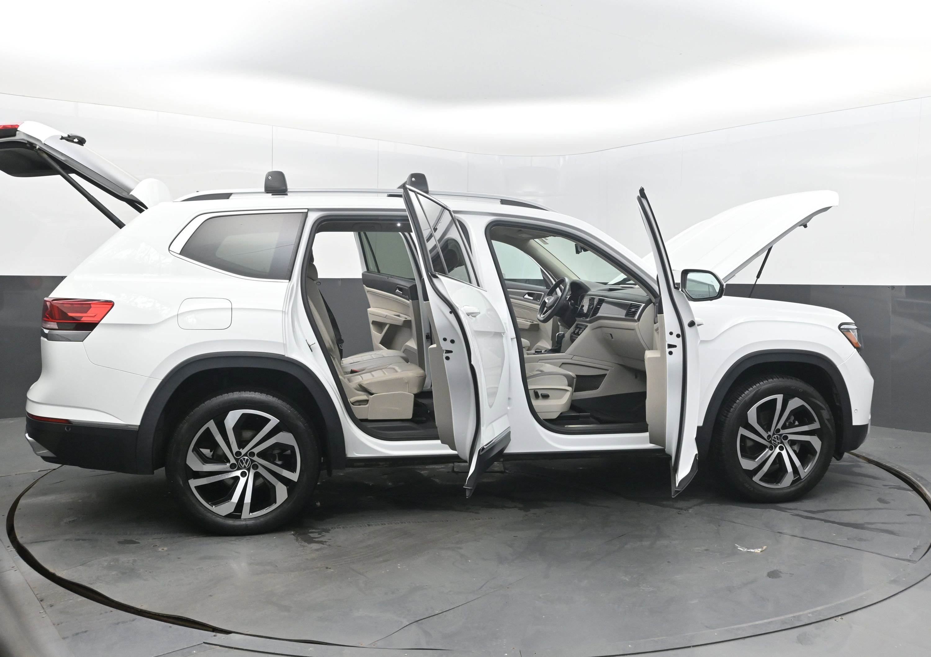 Used 2021 Volkswagen Atlas SEL Premium image 46