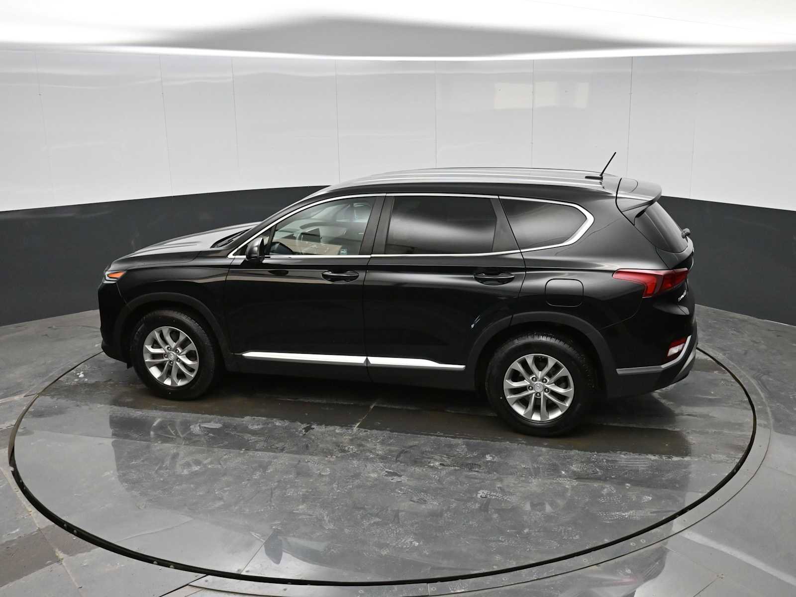 Used 2020 Hyundai Santa Fe SE image 28