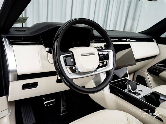 Used 2025 Land Rover Range Rover Autobiography AWD/4WD image 22