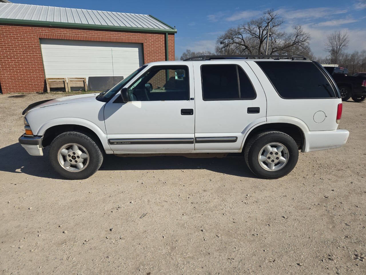 Used 2000 Chevrolet Blazer LS w/ LS Preferred Equipment Group image 4